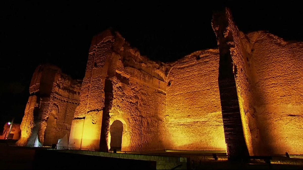 Caracalla-Thermen bei Nacht