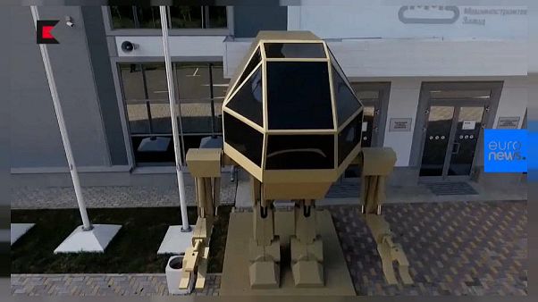 Rus Kalaşnikof'dan insan görünümlü silahlı robot Rus Kalaşnikof'dan insan görünümlü silahlı robot