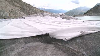 Un glacier suisse sous enveloppe
