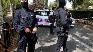 Paris knife attack: "someone with a psychiatric problem"