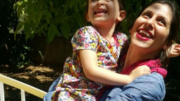 İran'da tutuklu İngiliz kadına 3 günlük sıla izni İran'da tutuklu İngiliz kadına 3 günlük sıla izni