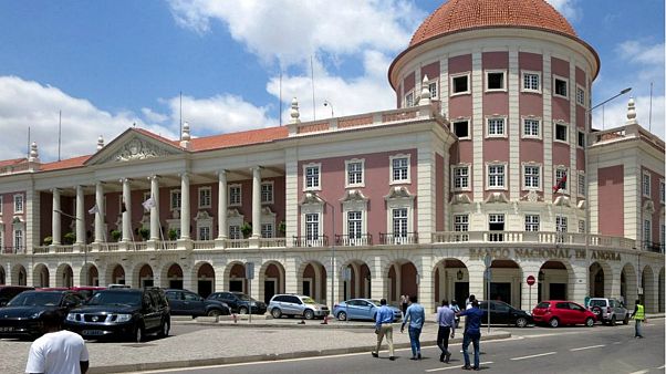 Banco Nacional de Angola aumenta papel-moeda em circulação Banco Nacional de Angola aumenta papel-moeda em circulação