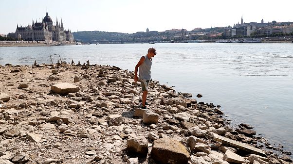 Nível de água do Danúbio está tão baixo que afeta a economia em Budapeste Nível de água do Danúbio está tão baixo que afeta a economia em Budapeste