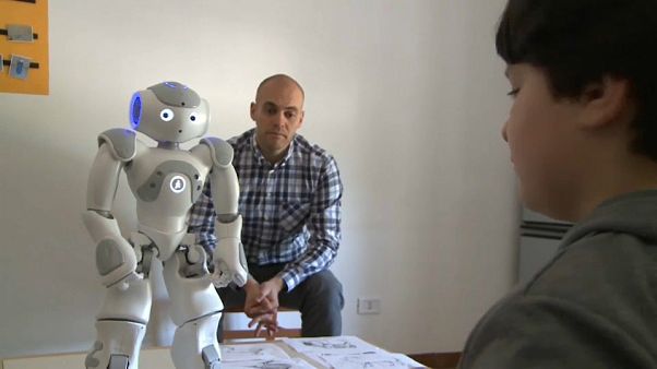 Jibo, il robot che aiuta i bimbi autistici Jibo, il robot che aiuta i bimbi autistici