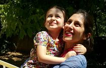 Jornalista britânica pôde voltar a abraçar a filha Gabriela