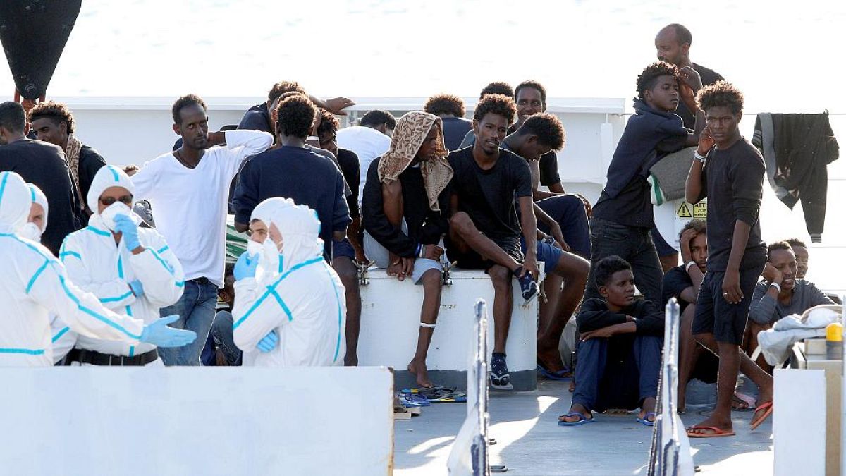 ¿Qué están obligados a dar los países a los solicitantes de asilo según la UE? 