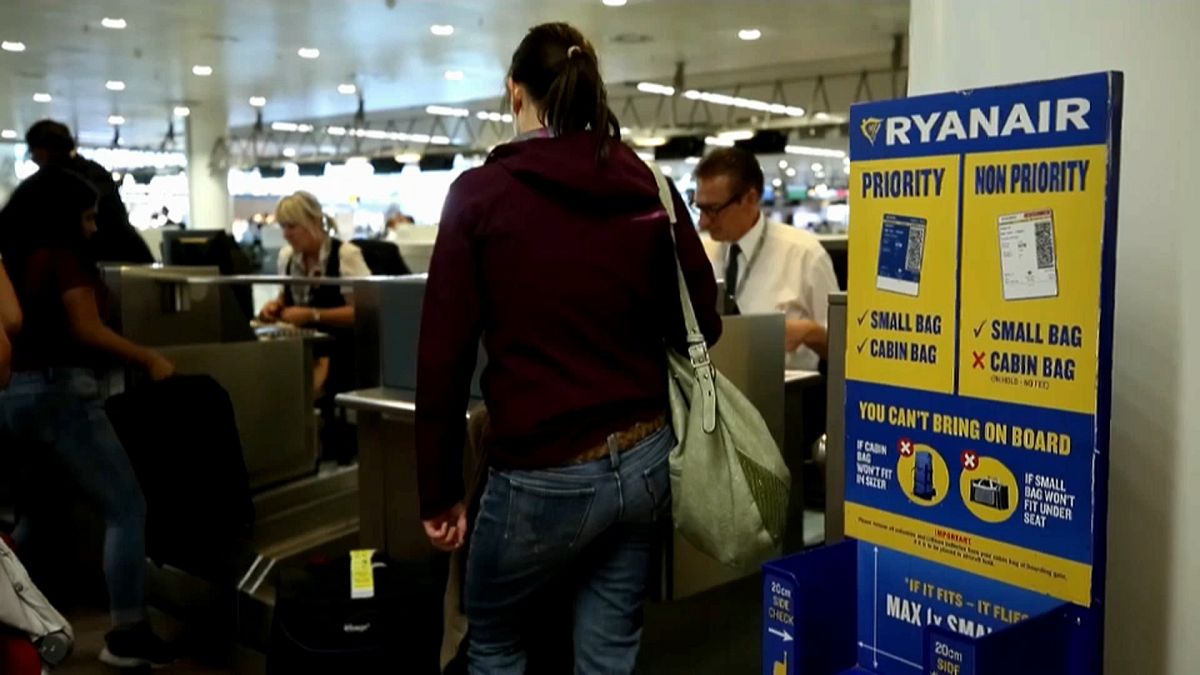 Ryanair passa a cobrar por bagagem de mão