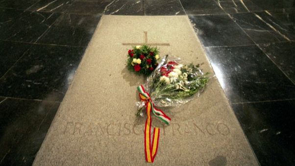 La dépouille de Franco bientôt exhumée de son mausolée La dépouille de Franco bientôt exhumée de son mausolée
