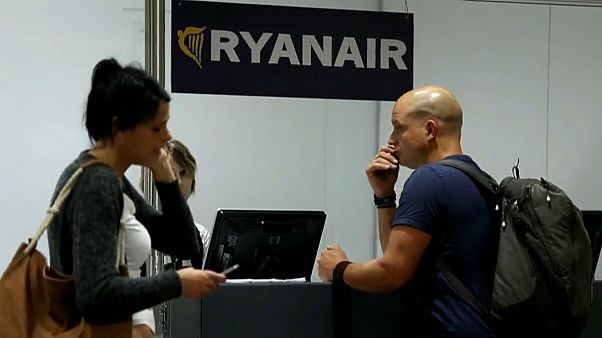 Handgepäck: Ryanair verlangt 6 Euro Handgepäck: Ryanair verlangt 6 Euro