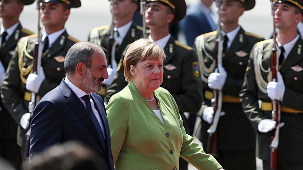 Merkel Ermenistan ziyareti sırasında 'soykırım' kelimesini kullanmadı Merkel Ermenistan ziyareti sırasında 'soykırım' kelimesini kullanmadı