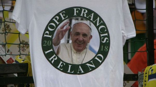 Il Papa in Irlanda tra curiosità e scetticismo Il Papa in Irlanda tra curiosità e scetticismo