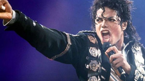 Sony piyasaya sürdüğü 3 Michael Jackson şarkısının sahte olduğunu itiraf etti Sony piyasaya sürdüğü 3 Michael Jackson şarkısının sahte olduğunu itiraf etti