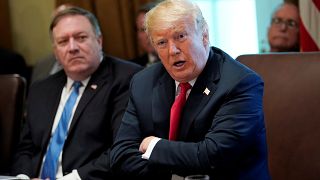 Trump, Mike Pompeo'nun(solda) Kuzey Kore ziyaretini iptal etti.