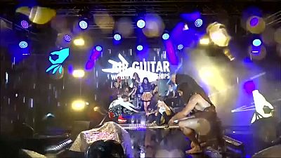 Una japonesa gana el campeonato del mundo de Air Guitar   
