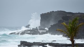 Hawaii : Hurricane Lane downgraded to a Tropical Storm