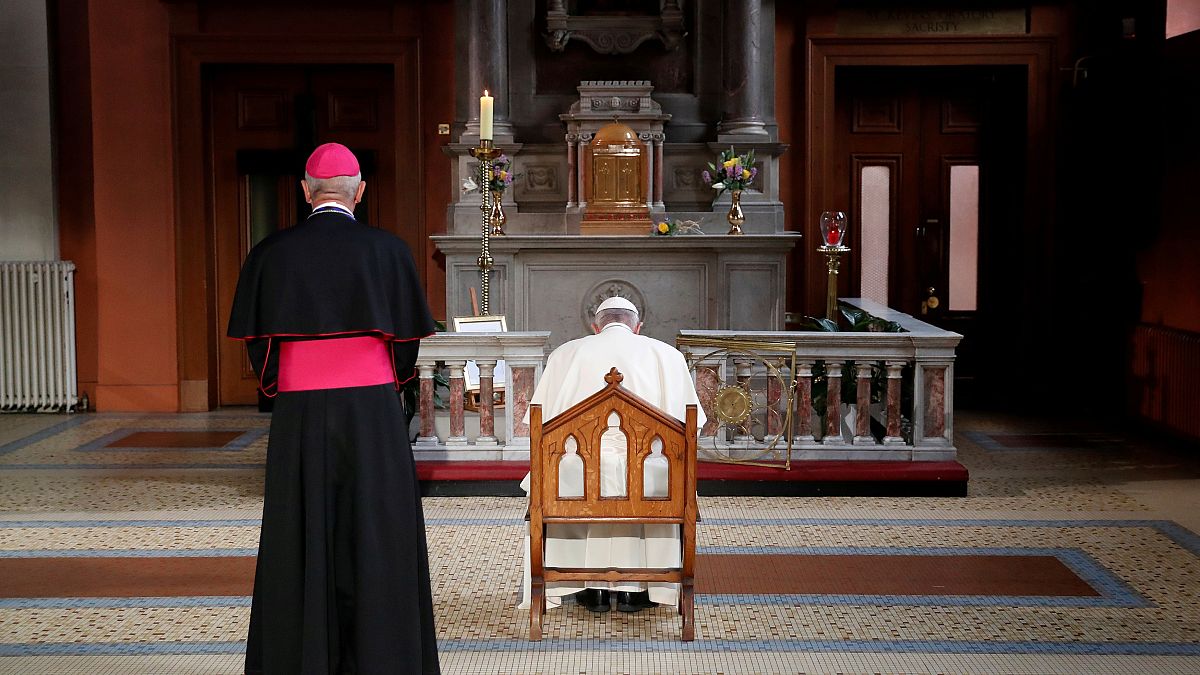Ο Ποντίφικας προσεύχεται για τα θύματα της Ρωμαιοκαθολικής Εκκλησίας