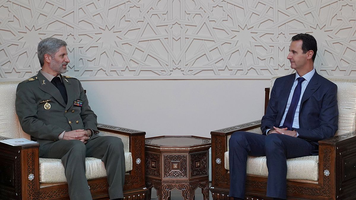 الرئيس السوري بشار الأسد يلتقي وزير الدفاع الإيراني أمير حاتمي في دمشق