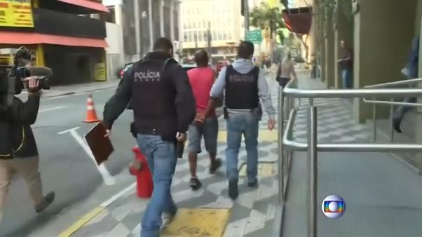 Brasil: "Operação Cronos" detém 2600 pessoas em todo o país Brasil: "Operação Cronos" detém 2600 pessoas em todo o país