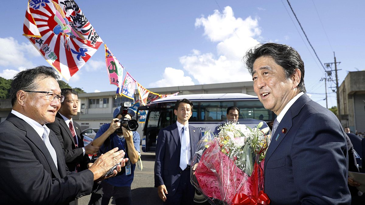 Şinzo Abe Japonya'nın en uzun süreli başbakanı olmaya hazırlanıyor