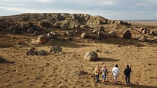 Mysteriöses Kasachstan: Die kugelrunden Felsen von Torys
