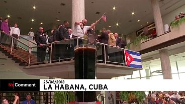 شاهد: مسابقة أكبر كأس لمشروب "كوبا ليبر" الشهير في كوبا