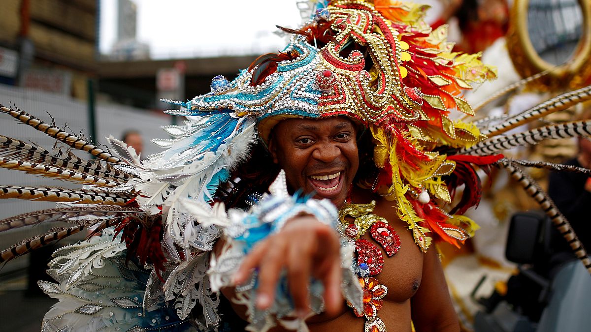 El carnaval de Notting Hill llena las calles de ritmo y color