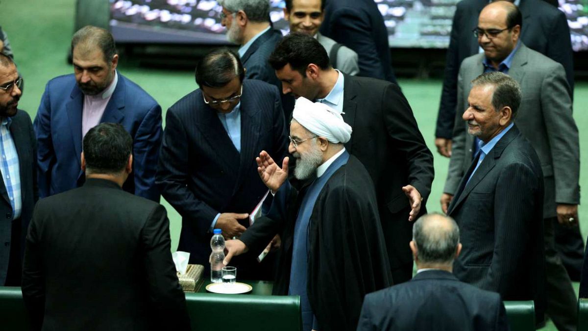 حسن روحانی در مجلس شورای اسلامی برای پاسخ به پرسش‌های نمایندگان