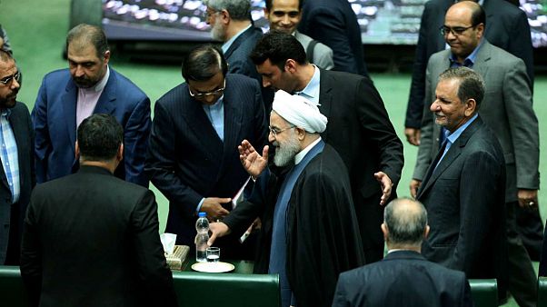 حسن روحانی در مجلس شورای اسلامی برای پاسخ به پرسشهای نمایندگان حسن روحانی در مجلس شورای اسلامی برای پاسخ به پرسشهای نمایندگان