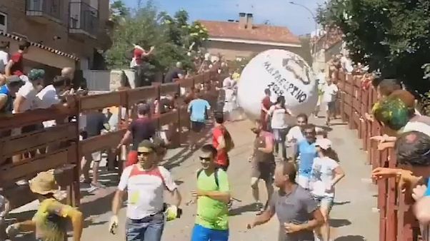 El "boloencierro" de Mataelpino "estudia" obligar a usar casco y culpa al corredor herido El "boloencierro" de Mataelpino "estudia" obligar a usar casco y culpa al corredor herido