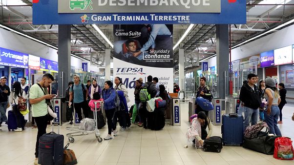 Maduro Venezuela'dan kaçanları geri getirmek için Peru'ya uçak gönderdi Maduro Venezuela'dan kaçanları geri getirmek için Peru'ya uçak gönderdi