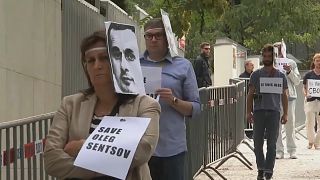 Szencovért tüntettek Prágában