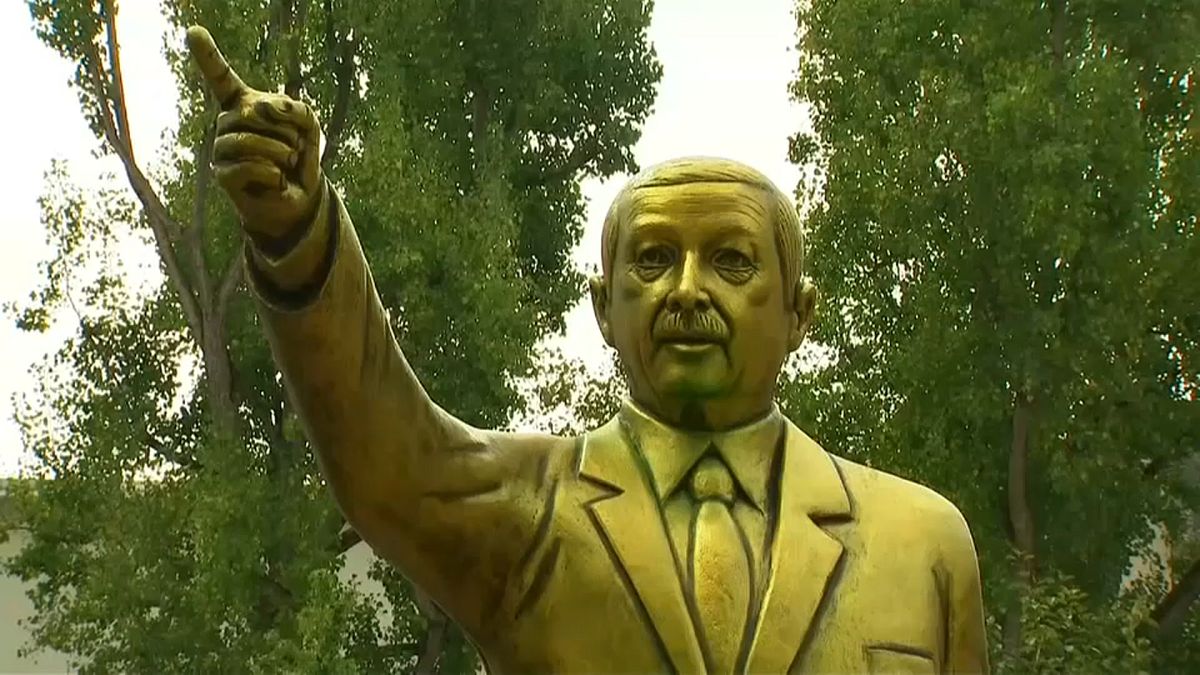 Wiesbaden: Erdogan-Statue steht nicht mehr 