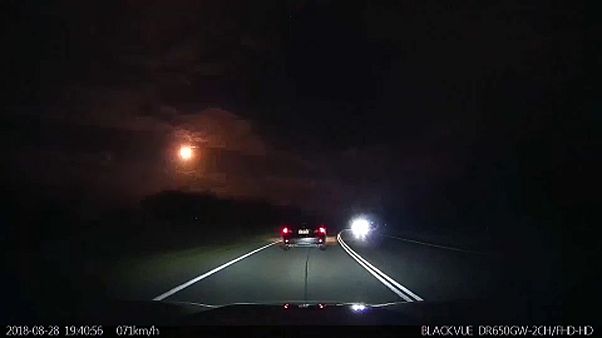 Watch: Meteor streaks across sky in Perth Watch: Meteor streaks across sky in Perth