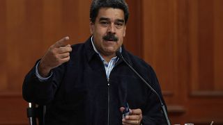 Maduro dice a los venezolanos que "dejen de lavar" retretes en el extranjero y vuelvan al país