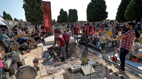 Εκταφιασμός θυμάτων του Φράνκο από μαζικό τάφο Εκταφιασμός θυμάτων του Φράνκο από μαζικό τάφο
