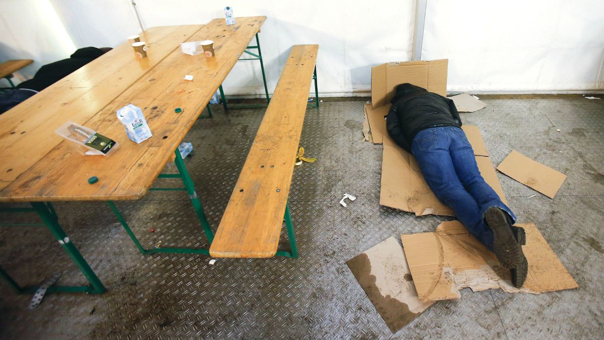 یک پناهجو در دفتر امور اجتماعی دولت فدرال آلمان