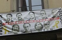 Gelb gegen rot-gelb: Kampf der Schleifen in Katalonien