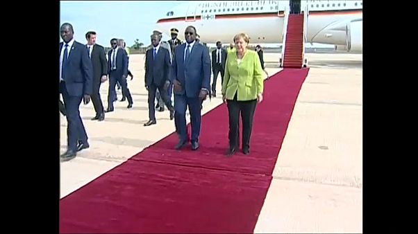 Merkel in Westafrika: Migration und Wirtschaft Merkel in Westafrika: Migration und Wirtschaft