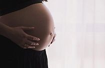 Umstrittene Leihmutterschaft: 30 spanische Familien sitzen in Kiew fest