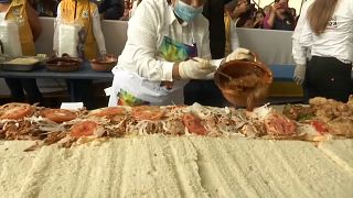 شاهد: شطيرة بطول 70 متراً في مهرجان للطعام بالمكسيك