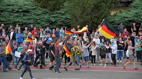 Partidarios de la extrderecha protestan contra los extranjeros en Chemnitz. Partidarios de la extrderecha protestan contra los extranjeros en Chemnitz.