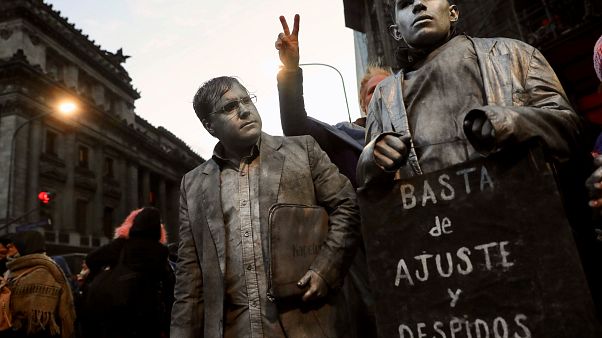 Protestas en un día negro para la economía argentina Protestas en un día negro para la economía argentina