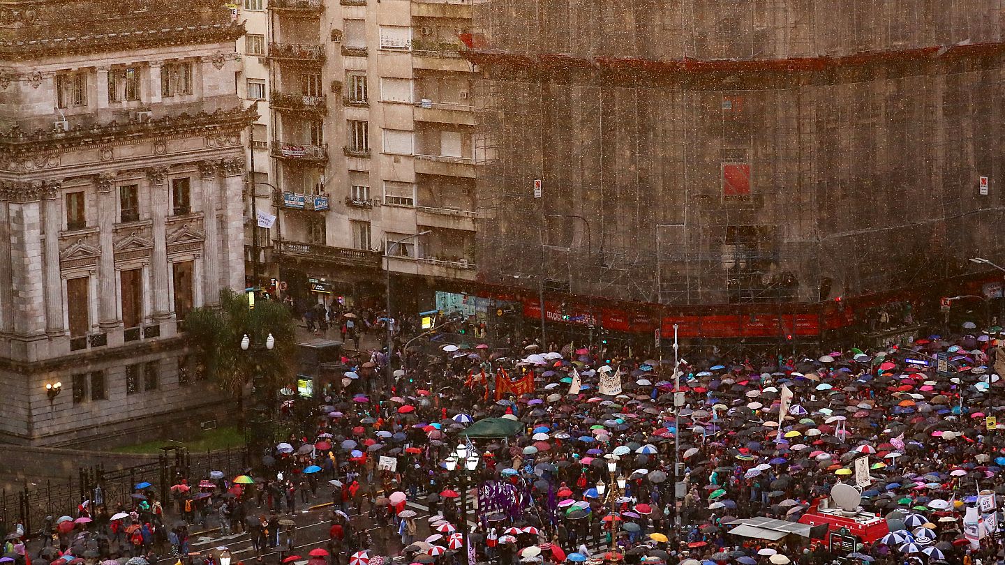 Uniprotest In Argentinien Geldentwertung Legt Das Bildungssystem Lahm Euronews