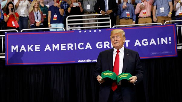 Donald Trump beszáll az elnöki különgépbe Donald Trump beszáll az elnöki különgépbe