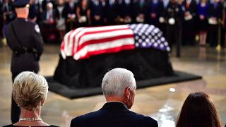 Último adiós en el Capitoliao a McCain sin Donald Trump