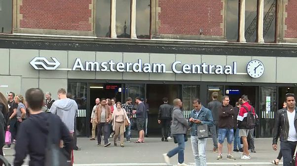 Messerangriff in Amsterdam: Verletzte sind Amerikaner Messerangriff in Amsterdam: Verletzte sind Amerikaner
