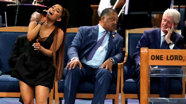 Fogdosási botrány Aretha Franklin gyászszertartásán Fogdosási botrány Aretha Franklin gyászszertartásán