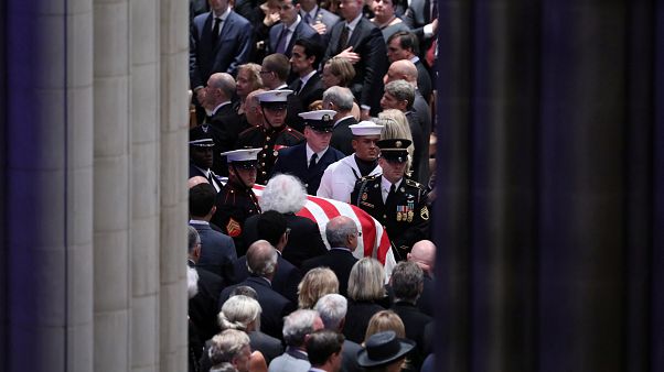 L'hommage à John McCain, "héros américain" L'hommage à John McCain, "héros américain"