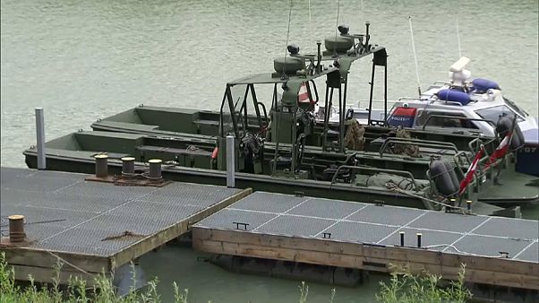 Österreichisches Militärboot kentert: zwei Frauen weiterhin in Lebensgefahr Österreichisches Militärboot kentert: zwei Frauen weiterhin in Lebensgefahr