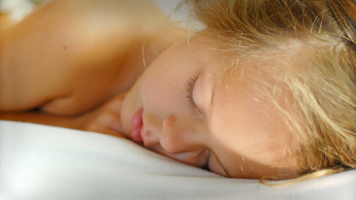 دراسة: ليلة بدون نوم تعني مزيدا من الشحوم في جسدك